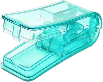 Convenient Pills Cutter Storage Box for Easy Medication Management Easy to Carry for Travel Work Portable Pills Cutter Transparent Pills Cutter with Storage Compartment for Home and Travel Convenient