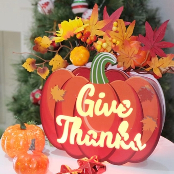 FLOPTTSUN Fall Decor Give Thanks Pumpkin Wooden Light Up Table Signs Battery Operated Christmas Harvest Pumpkin Wreath Sign for Home Table Mantel Decor Farmhouse Chrsitmas Home Table Decoration